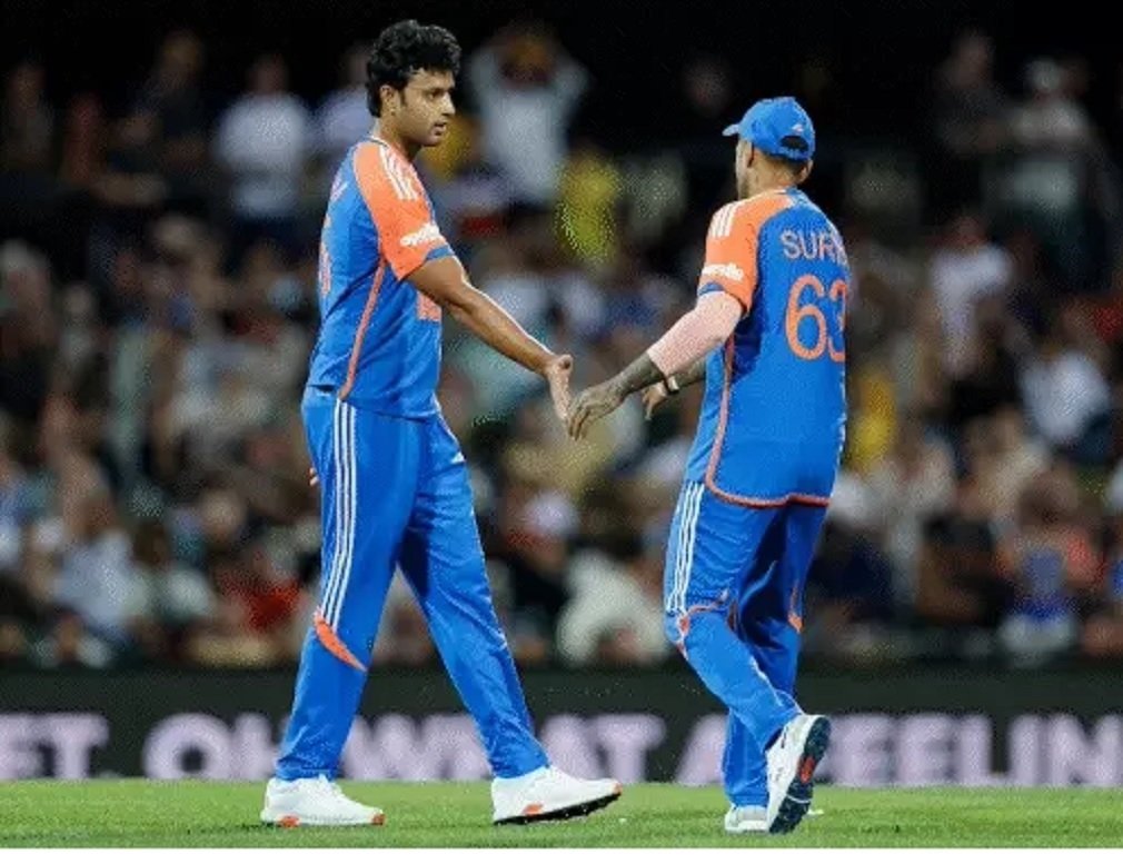 cricket news t 20 : तीसरा टी-20: टिम डेविड के 74 और स्टोयनिस की फिफ्टी से ऑस्ट्रेलिया ने भारत को 187 रन का लक्ष्य दिया