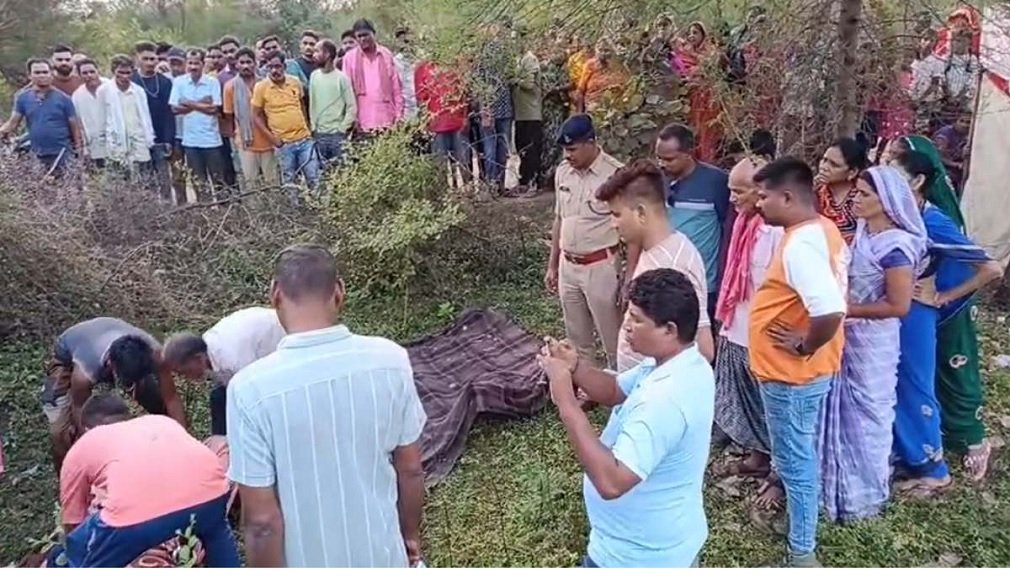 Balod News : दो बच्चों के सिर से उठा पिता का साया: बालोद में माइंस बस चालक ने खुद को लगाई आग, मौत