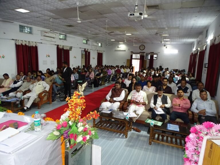 Balrampur News : जनजातीय गौरव और आदर्श जीवनशैली से ही सशक्त व विकसित भारत का निर्माण संभव: वैभव सुरंगे