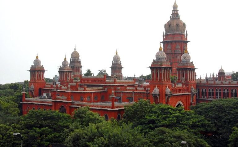 Chennai Court : चेन्नई कोर्ट में हंगामा : राजभवन बमकांड के आरोपी ने जज पर जूता फेंकने की कोशिश