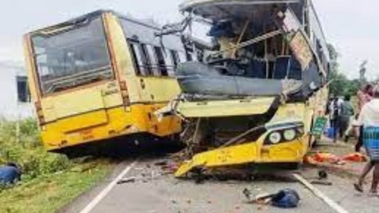 Tamil Nadu horrific road accident : तमिलनाडु में दो बसों की आमने-सामने टक्कर, 11 यात्रियों की मौत, 40 से अधिक घायल