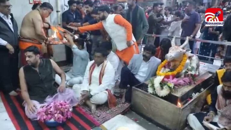 Former President Prithviraj Singh Rupun : मॉरीशस के पूर्व राष्ट्रपति पृथ्वीराज सिंह रूपन ने किए महाकालेश्वर के दर्शन, व्यवस्था की सराहना