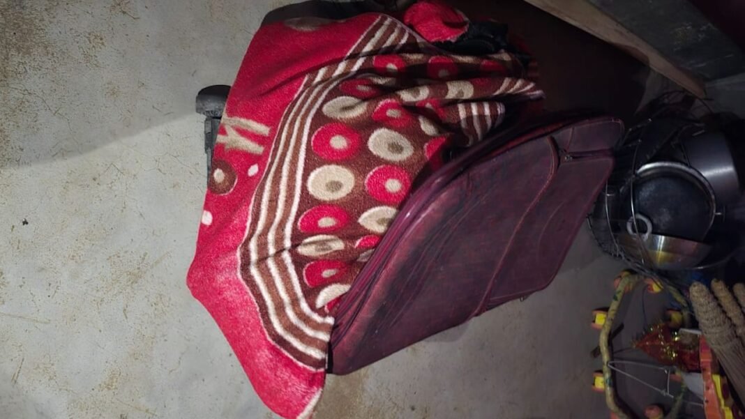 Suitcase Murder : दुलदुला में सनसनीखेज खुलासा — भिंजपुर घर से सूटकेस में छिपा मिला 43 वर्षीय का शव
