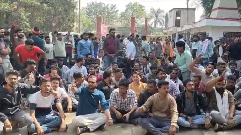 slaughter of a calf : भाटापारा में बछड़े के कत्ल प्रयास पर तनाव, पुलिस ने काबू पाया