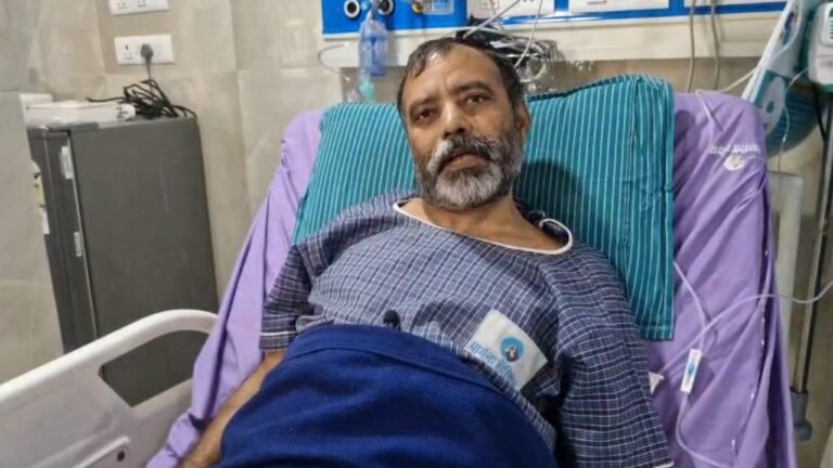 Booth Level Officer : रीवा में एसआईआर के दबाव में बीएलओ को ब्रेन हेमरेज, निजी अस्पताल में भर्ती