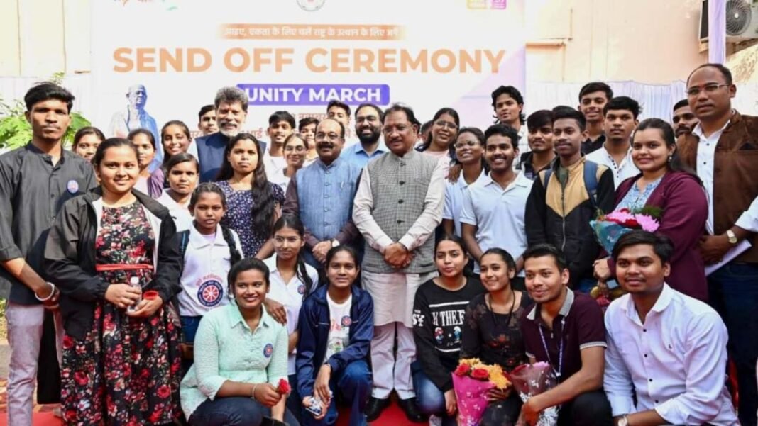 Youth Unity March : छत्तीसगढ़ के 68 युवा यूनिटी मार्च 2025 में शामिल होने नागपुर रवाना, मुख्यमंत्री साय ने दिखाई हरी झंडी