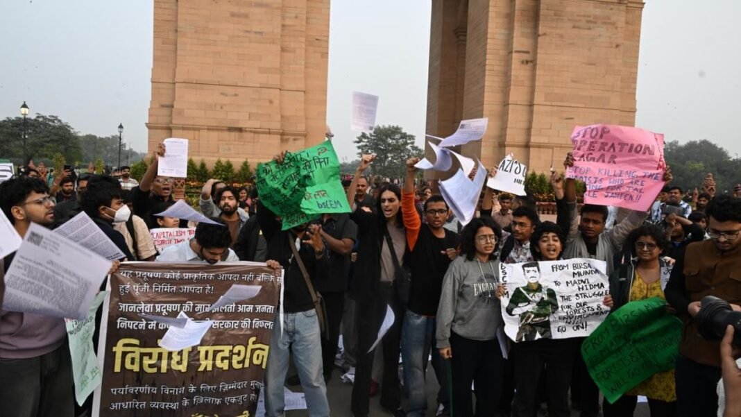 India Gate Protest : हिड़मा के समर्थन में नारे, 17 आरोपी तीन दिन की रिमांड पर