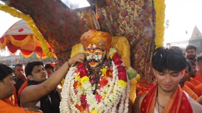 Bhagwan Chandramouleshwar : उज्जैन में भगवान चंद्रमौलेश्वर की अंतिम राजसी सवारी ने भक्तों को किया मंत्रमुग्ध