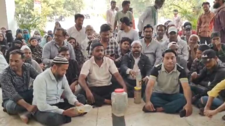 Civil Collectorate : बुरहानपुर में सैकड़ों नागरिक कलेक्ट्रेट पहुंचे, बोतलें भरकर किया जोरदार विरोध, डायरिया फैलने की आशंका