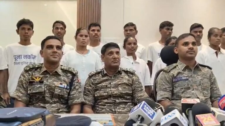 anti-maoist campaign : सुकमा में पुलिस को मिली बड़ी सफलता: 48 लाख ईनामी 15 सक्रिय माओवादियों का सामूहिक आत्मसमर्पण