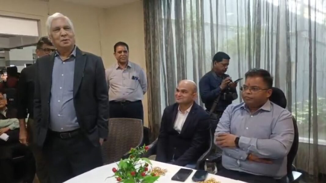 matadata sochi gahan punarekshan : मतदाता सूची गहन पुनरीक्षण का कलेक्टर ने लिया जायजा, कॉलेज विद्यार्थियों की मदद से लगे विशेष कैंप