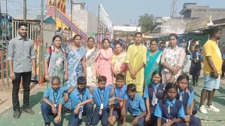 educational tour : खरोरा में मीना बाजार का शैक्षिक भ्रमण: 300 बच्चों ने लिया रोमांचक झूलों का आनंद