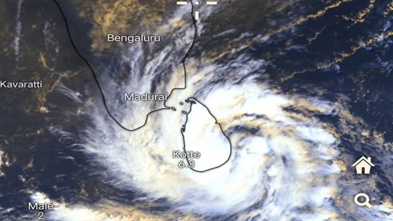 Cyclone Ditwah : पुडुचेरी में चक्रवात ‘दितवाह’ के चलते ऑरेंज अलर्ट; भारी बारिश से बचाव की सलाह