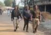 absconding accused in court : सिरमौर न्यायालय से फरार आरोपी को पुलिस ने गांव के बाहर दबोचा
