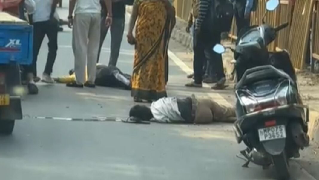 bike accident : ग्वालियर में बाइक हादसा : नाबालिग की मौत, दूसरा गंभीर; राहगीरों ने मदद के बजाय बनाई वीडियो