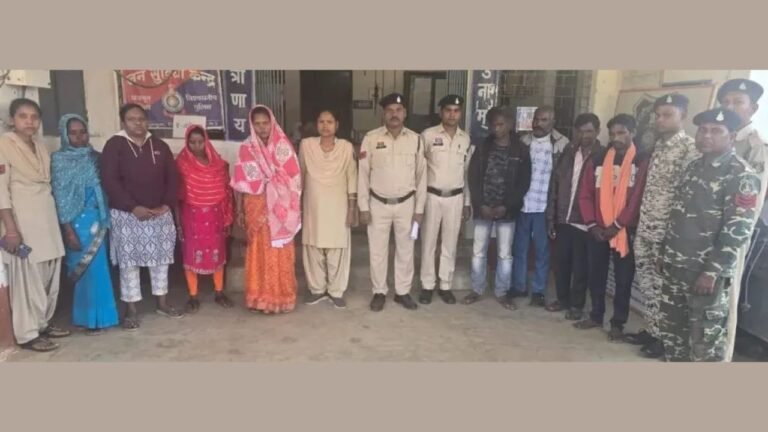 Tonhi harassment : जशपुर में खाकी पर कलंक : रायपुर क्राइम ब्रांच के ASI समेत 8 गिरफ्तार, महिला को ‘टोनही’ बताकर किया प्रताड़ित