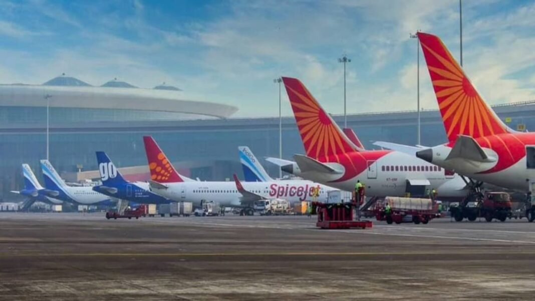 ATC software glitches : दिल्ली एयरपोर्ट पर एटीसी सॉफ्टवेयर ग्लिच से हाहाकार, 300 से अधिक उड़ानें हुईं प्रभावित