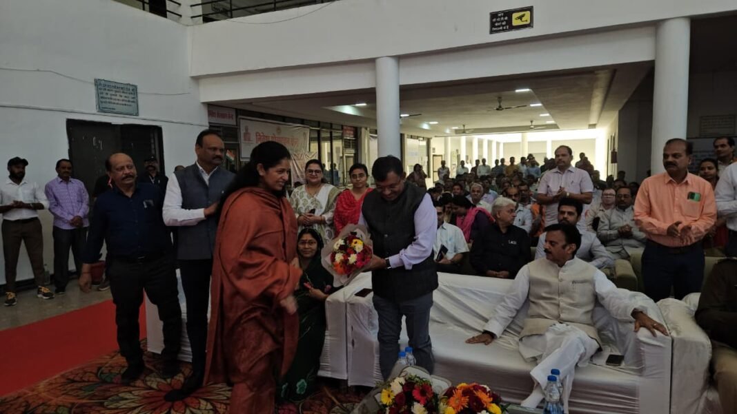 National Anthem : रीवा में वंदे मातरम के 150 वर्ष पूर्ण होने पर सामूहिक गायन