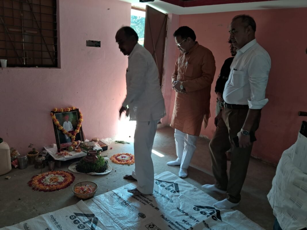 Ramveer Singh Sikarwar : कांग्रेस नेता रामवीर सिंह सिकरवार ने दी दिवंगत आत्मा को श्रद्धांजलि