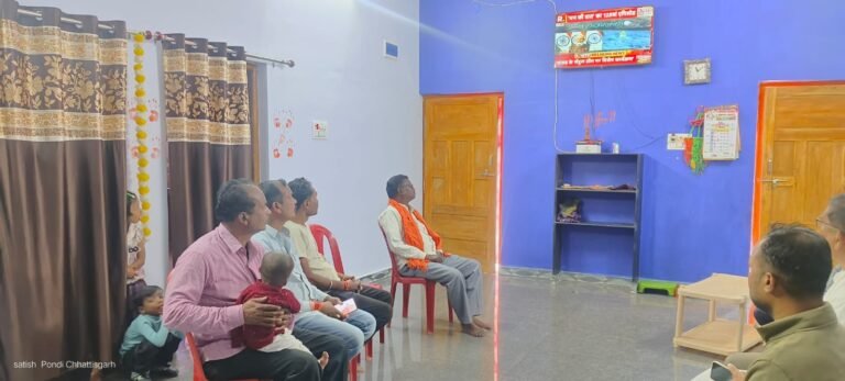 Man Ki Baat : मन की बात का 128वां एपिसोड सालहेवारा में सुना गया: पूर्व विधायक कोमल जंघेल सहित कई कार्यकर्ता हुए शामिल