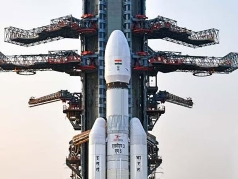 ISRO launches 'Bahubali' satellite