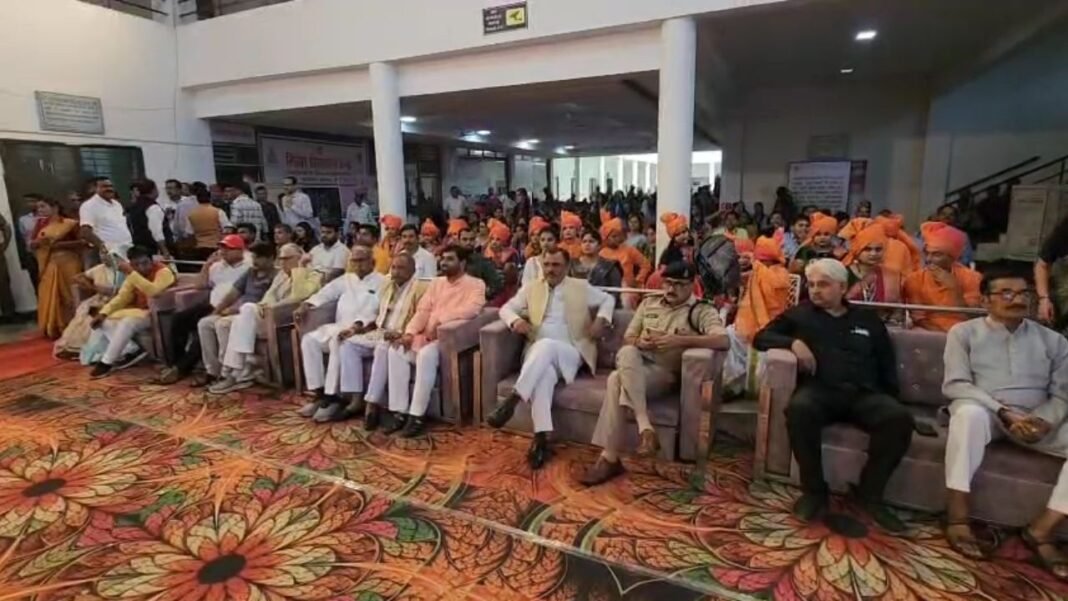 70th foundation day : रीवा में मध्य प्रदेश का 70वां स्थापना दिवस धूमधाम से मनाया गया, डिप्टी सीएम ने किया ध्वजारोहण