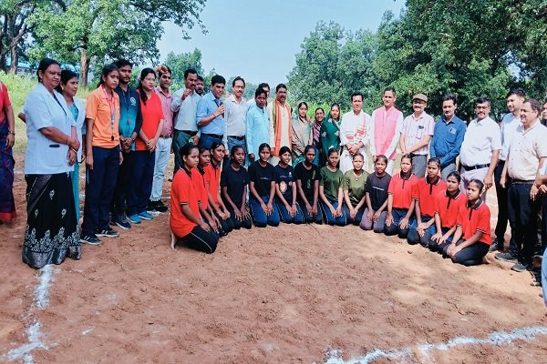 Sports Festival : सांसद राधेश्याम राठिया ने किया बैहामुड़ा में संकुल स्तरीय खेल महोत्सव का शुभारंभ