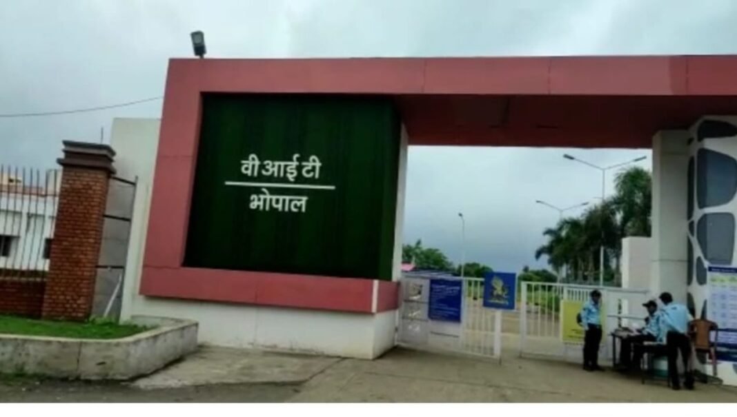 Sehore News : VIT सीहोर में जॉन्डिस का विस्फोट! 100 छात्र अस्पताल में, विरोध पर छात्रों से मारपीट