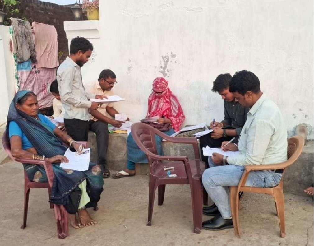 CG NEWS: जिले में एसआईआर कार्य तेज़ी से पूर्णता की ओर, लगभग सभी पैरामीटर 100% के करीब