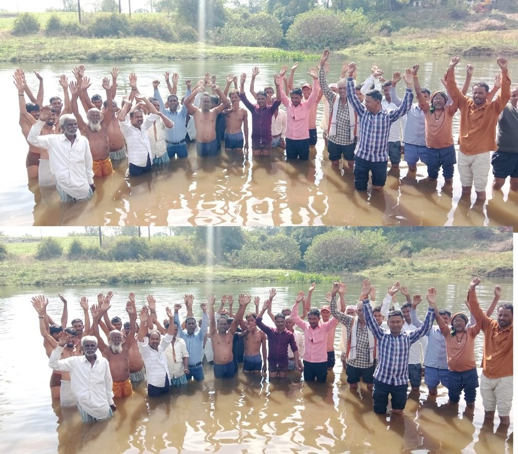 Burhanpur News: पांगरी बांध प्रभावित किसानों का बड़ा शांतिपूर्ण आंदोलन, उचित मुआवजे की उठी मांग, नदी में अर्ध जलमग्न होकर किया प्रदर्शन