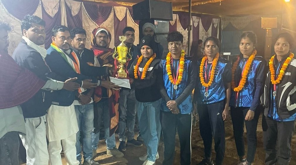 CG NEWS: कोकोड़ाजुगानार में पंचायत स्तरीय प्रो-कबड्डी और वॉलीबॉल प्रतियोगिता का हुआ आयोजन