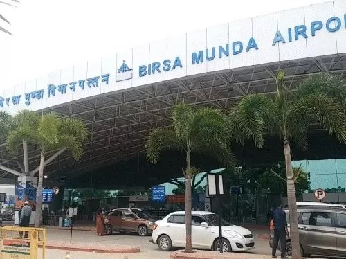 Major accident at Ranchi airport : बाल-बाल बचे 56 यात्री : रांची एयरपोर्ट पर बड़ा हादसा टला, जमीन से टकराया इंडिगो विमान का पिछला हिस्सा