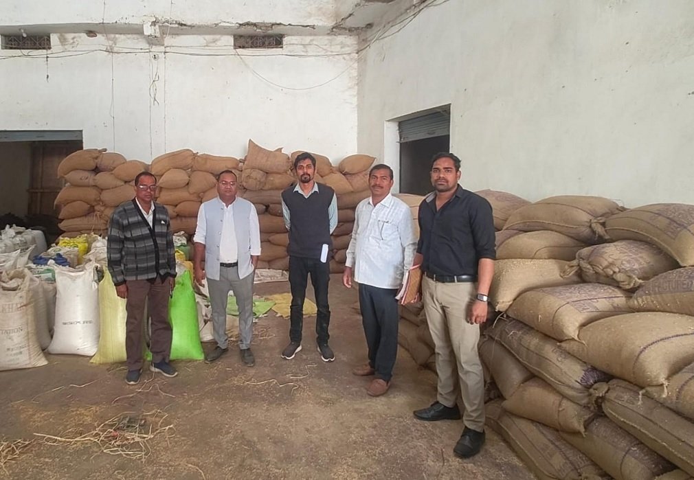CG NEWS : राइस मिलों में बड़ी कार्रवाई, तीन प्रकरणों में 6,694 बोरा धान एवं 15,470 बोरा चावल जब्त