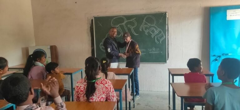 CG NEWS: बाल वीर दिवस पर डॉ. भंवर सिंह पोर्ते महाविद्यालय घरघोड़ा में प्रतिभावान छात्र-छात्राओं का सम्मान, मेडल और कलम देकर किया प्रोत्साहित