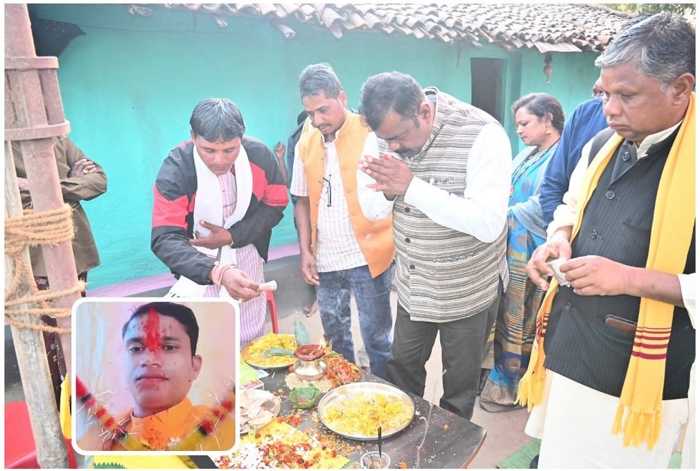 CG News : समाज सेवी स्व. गरीबसाय मरकाम के श्रद्धांजलि कार्यक्रम में पहुंचे विधायक नीलकंठ टेकाम