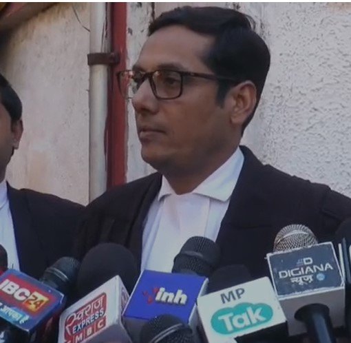 Indore Crime : ड्रग तस्करी के फर्जी केस में बारहवीं के टॉपर को फंसाने का मामला: अवैध कार्रवाई स्वीकारने पर हाईकोर्ट ने फैसला सुरक्षित रखा