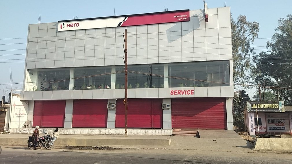 Singrauli News: सिंगरौली में नगर निगम की दोहरी नीति..?गरीबों के घरों पर ही क्यों चल रहा बुलडोजर.? पूंजीपतियों के अवैध कब्ज़ों पर जिम्मेदार चुप…..