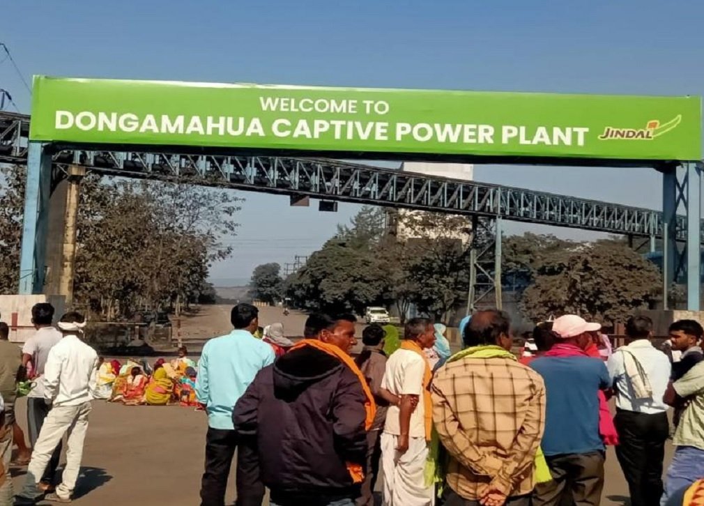 CG NEWS: स्कूलों में एल्युमिनियम बर्तनों में भोजन परोसने पर विवाद, विकास उपाध्याय बोले, सरकार बच्चों को “कैदियों वाले बर्तन” में खिला रही खाना, टेंडर में मनमानी का आरोप