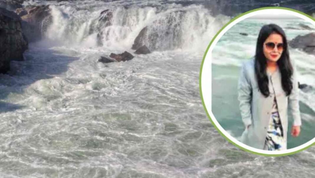 Bhedaghat Accident : शादी की सालगिरह पर पसरा मातम! भेड़ाघाट में महिला की नर्मदा में गिरने से दर्दनाक मौत
