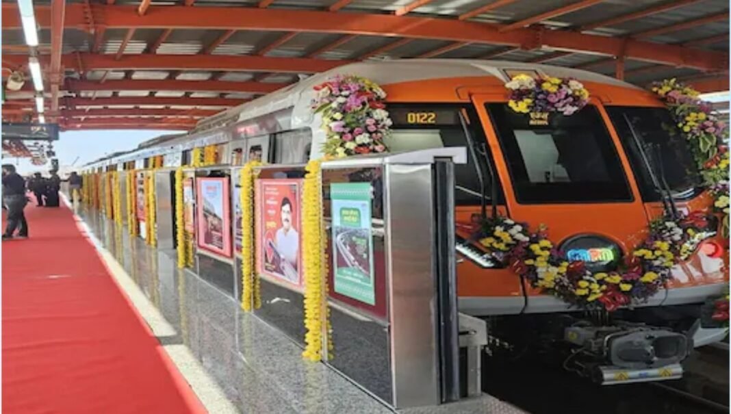 Bhopal Metro Inauguration : भोपाल में दौड़ी मेट्रो! CM मोहन यादव और मनोहर लाल खट्टर ने दिखाई हरी झंडी