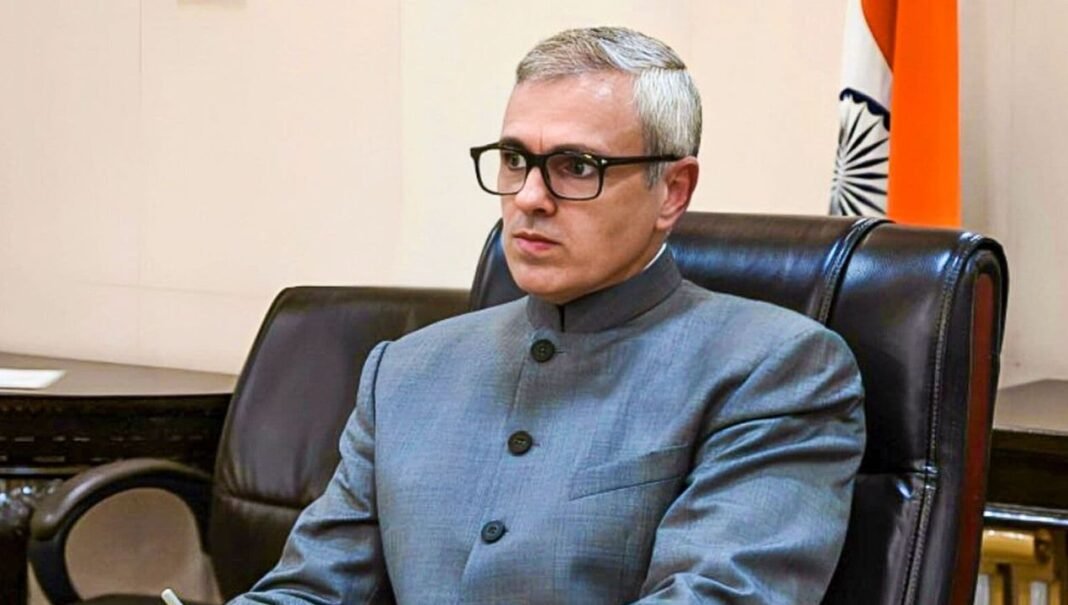 Omar Abdullah : कांग्रेस के दावों से उमर अब्दुल्ला के अलग सुर! वोट चोरी मुद्दे पर बनाई दूरी… BJP खुश