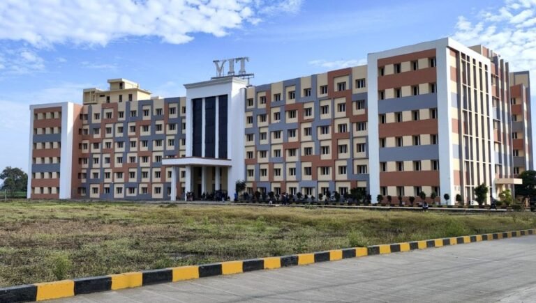 VIT University