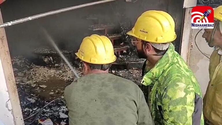 Malviya Chowk fire incident : कपड़े के गोदाम में लगी भीषण आग, निगमायुक्त ने मौके पर स्थिति की कमान संभाली