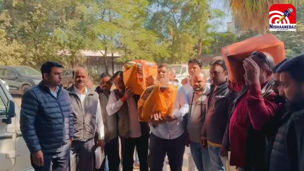 Central Election Commission : नरेला विधानसभा में वोटर लिस्ट में बड़ी गड़बड़ी, एक पते पर 108 वोट, मौके पर सिर्फ 4 मिले