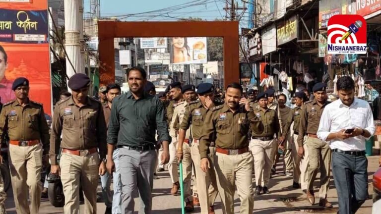 Dhamtari Flag March  : धमतरी में ‘सिंघम’ स्टाइल में फ्लैग मार्च: कलेक्टर और एसपी ने संभाली कमान, हुड़दंगियों को दी कड़ी चेतावनी