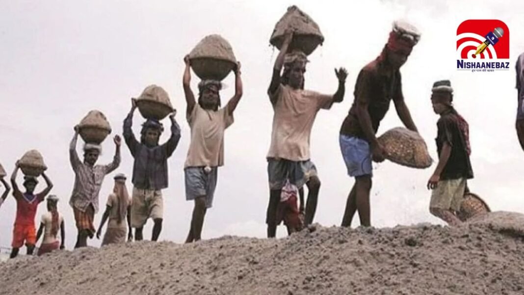 mobile camp campaign : श्रमिकों के हित में बड़ा कदम : सरकारी योजनाएँ अब doorstep पर—श्रमिकों को मिलेगी पूरी मदद!