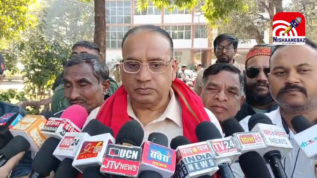 International Bajrang Dal : अंतरराष्ट्रीय बजरंग दल ने उठाई बांग्लादेशी घुसपैठियों की जांच की मांग, एसपी को सौंपा ज्ञापन