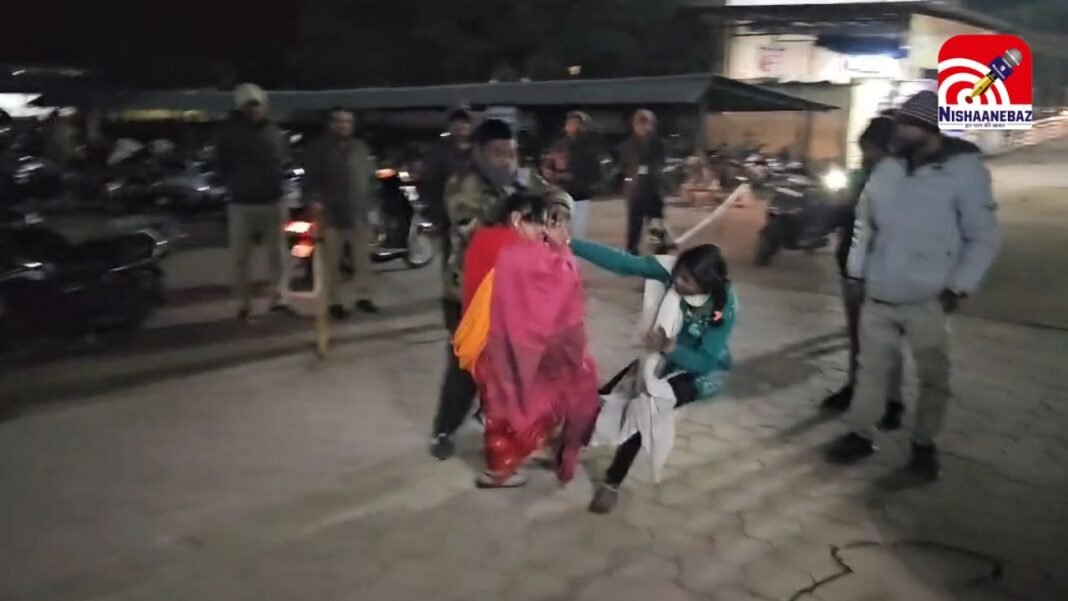 Government Gandhi Memorial Hospital : रीवा : शासकीय गांधी स्मारक अस्पताल परिसर में दो महिलाओं के बीच मारपीट, वीडियो वायरल