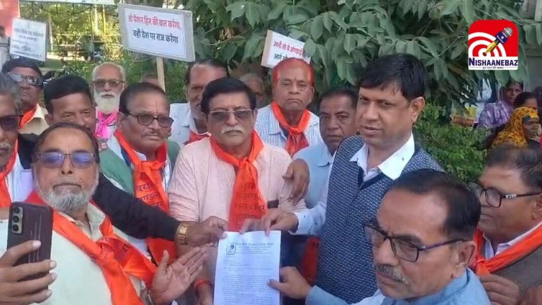 Electricity pensioners : बड़वानी में गरजे विद्युत पेंशनर: पेंशन सुरक्षा और महंगाई राहत के लिए निकाली विशाल बाइक रैली