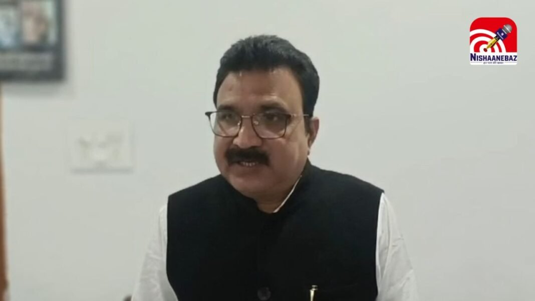 The farmer’s deadly attempt : ऑनलाइन टोकन ने ली भयावह करवट : किसान ने किया जानलेवा प्रयास, विधायक बोले—“मुआवज़ा दो, नहीं तो सड़कों पर उतरेंगे